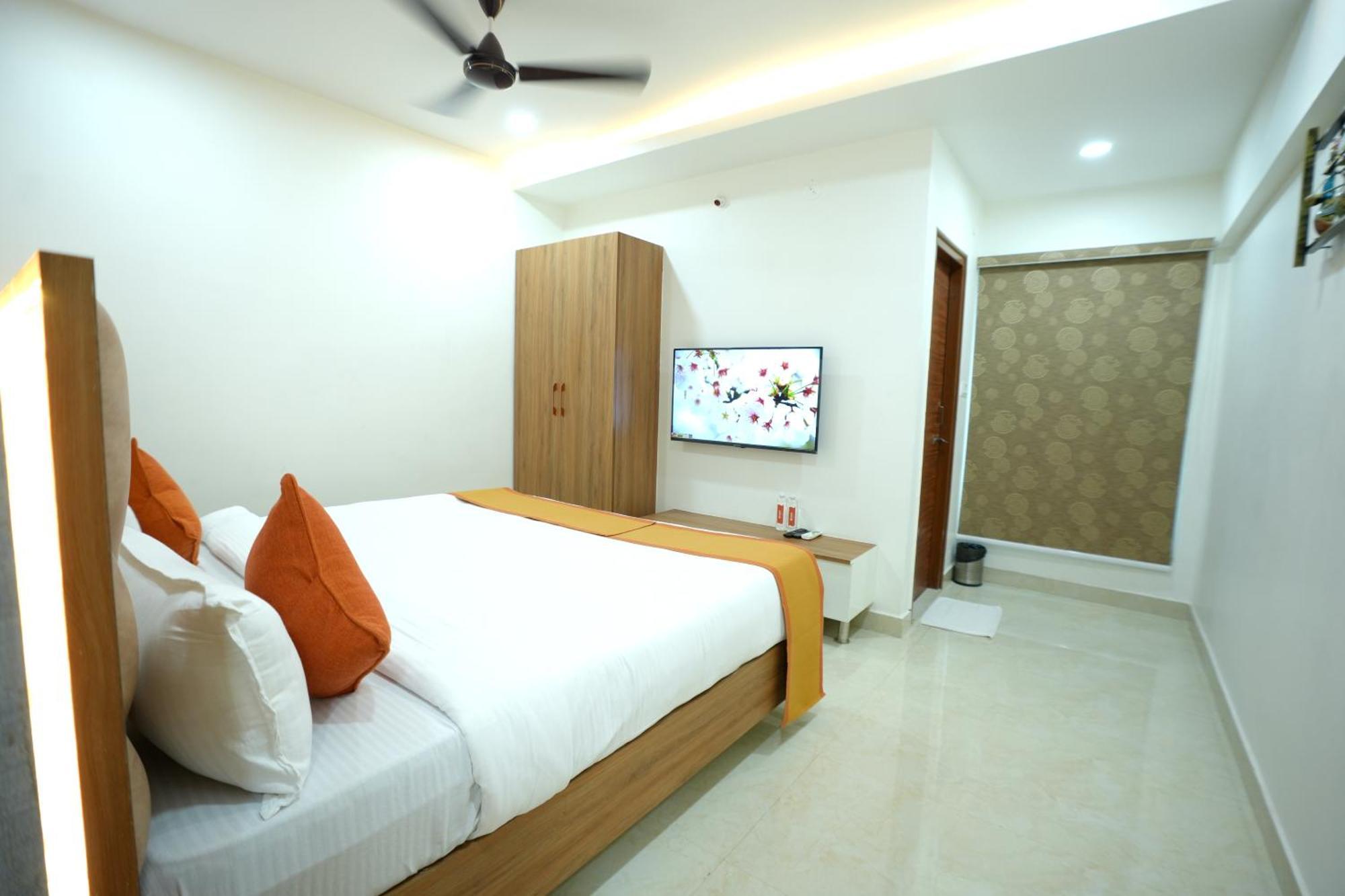 Viola Suites Hyderabad Bagian luar foto