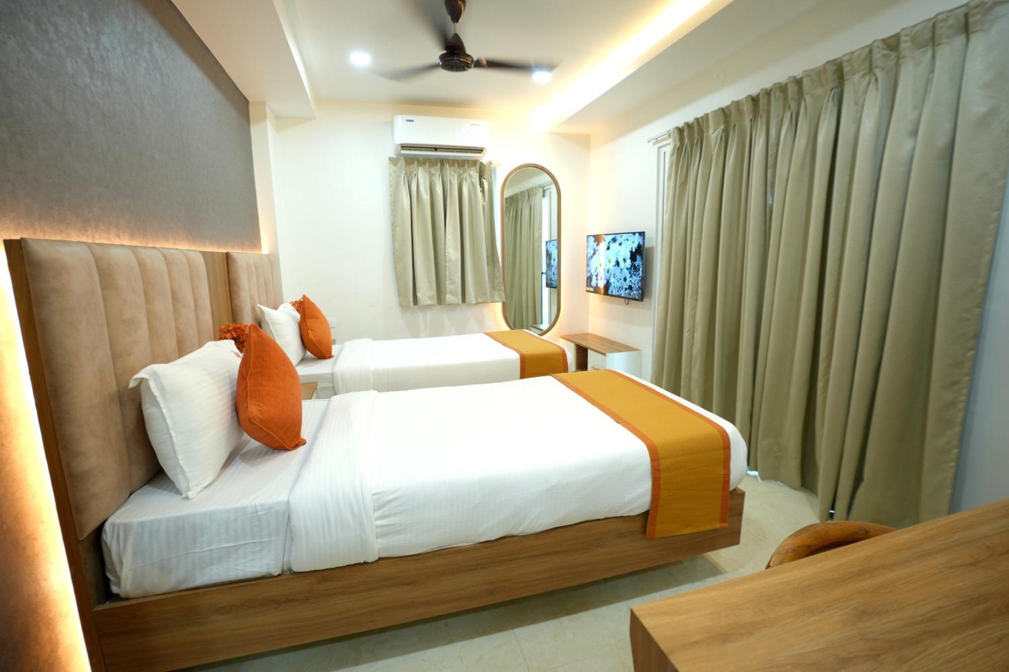 Viola Suites Hyderabad Bagian luar foto