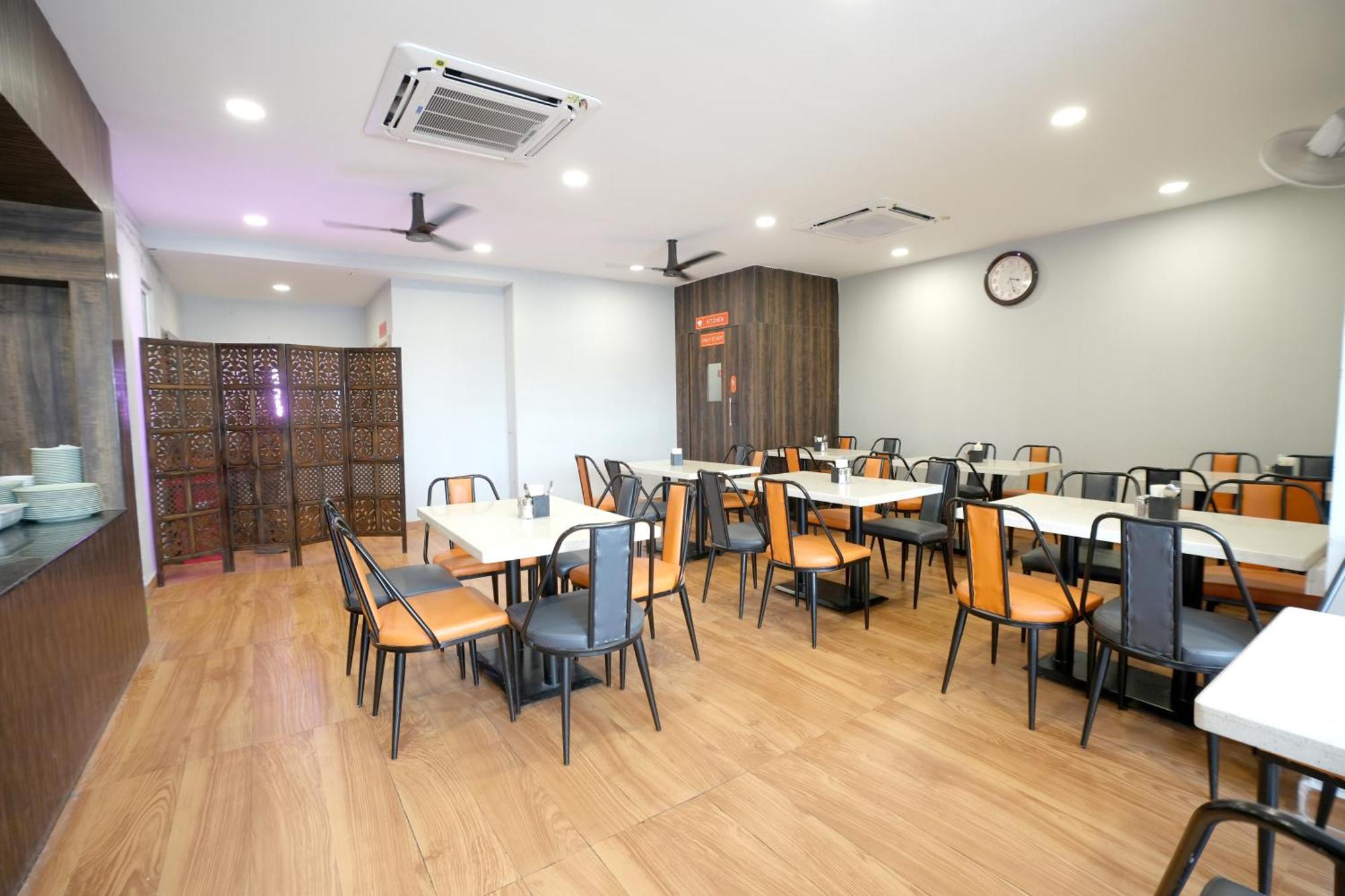 Viola Suites Hyderabad Bagian luar foto