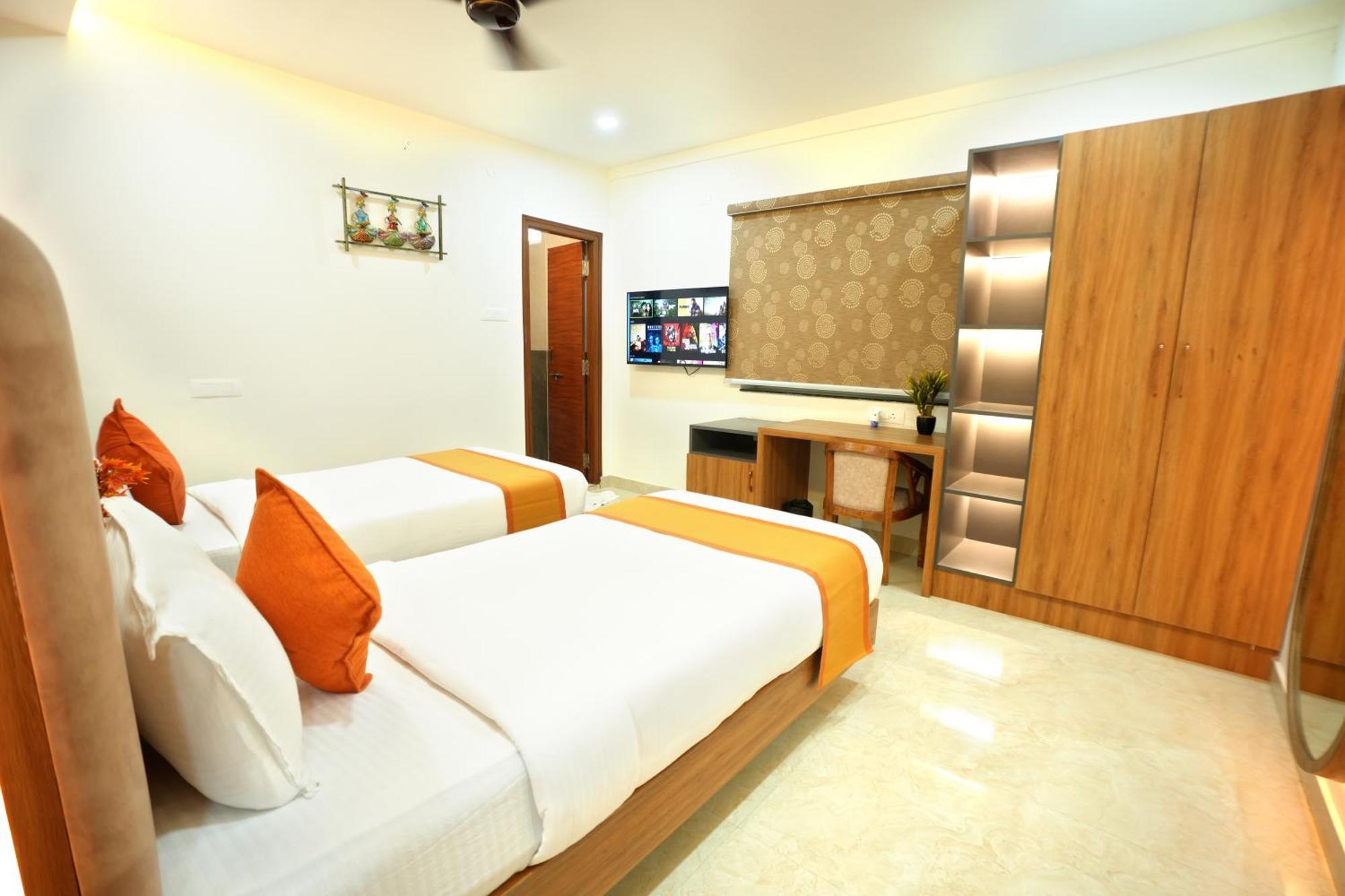 Viola Suites Hyderabad Bagian luar foto