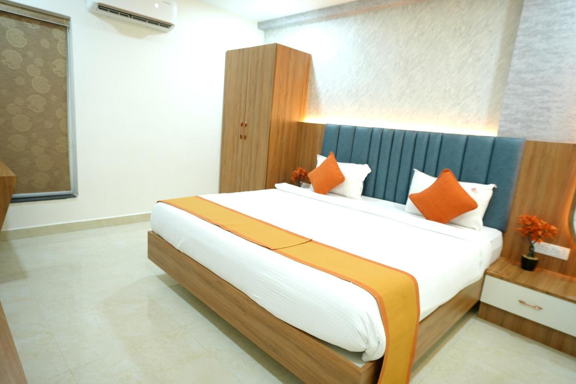 Viola Suites Hyderabad Bagian luar foto