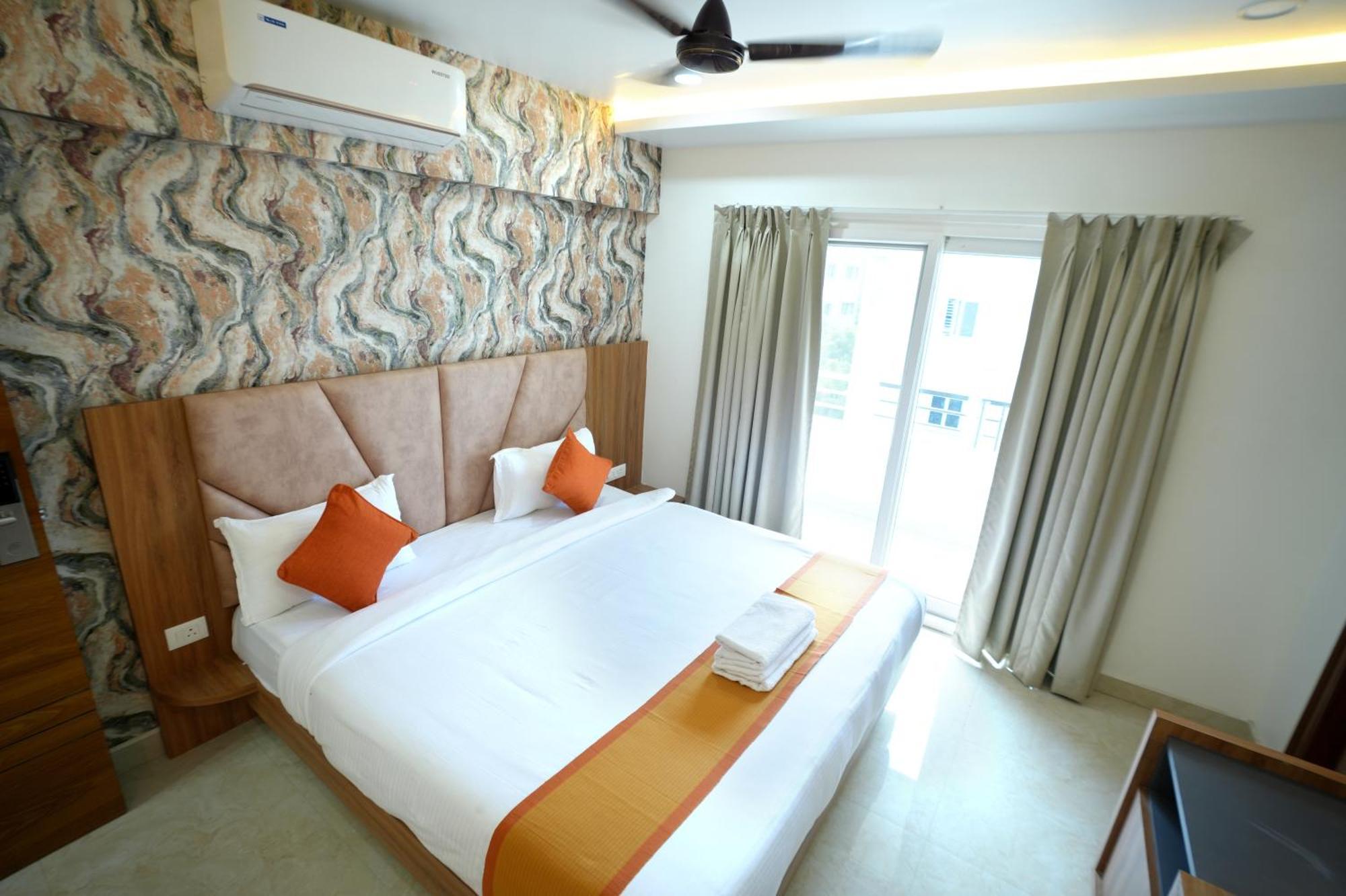 Viola Suites Hyderabad Bagian luar foto