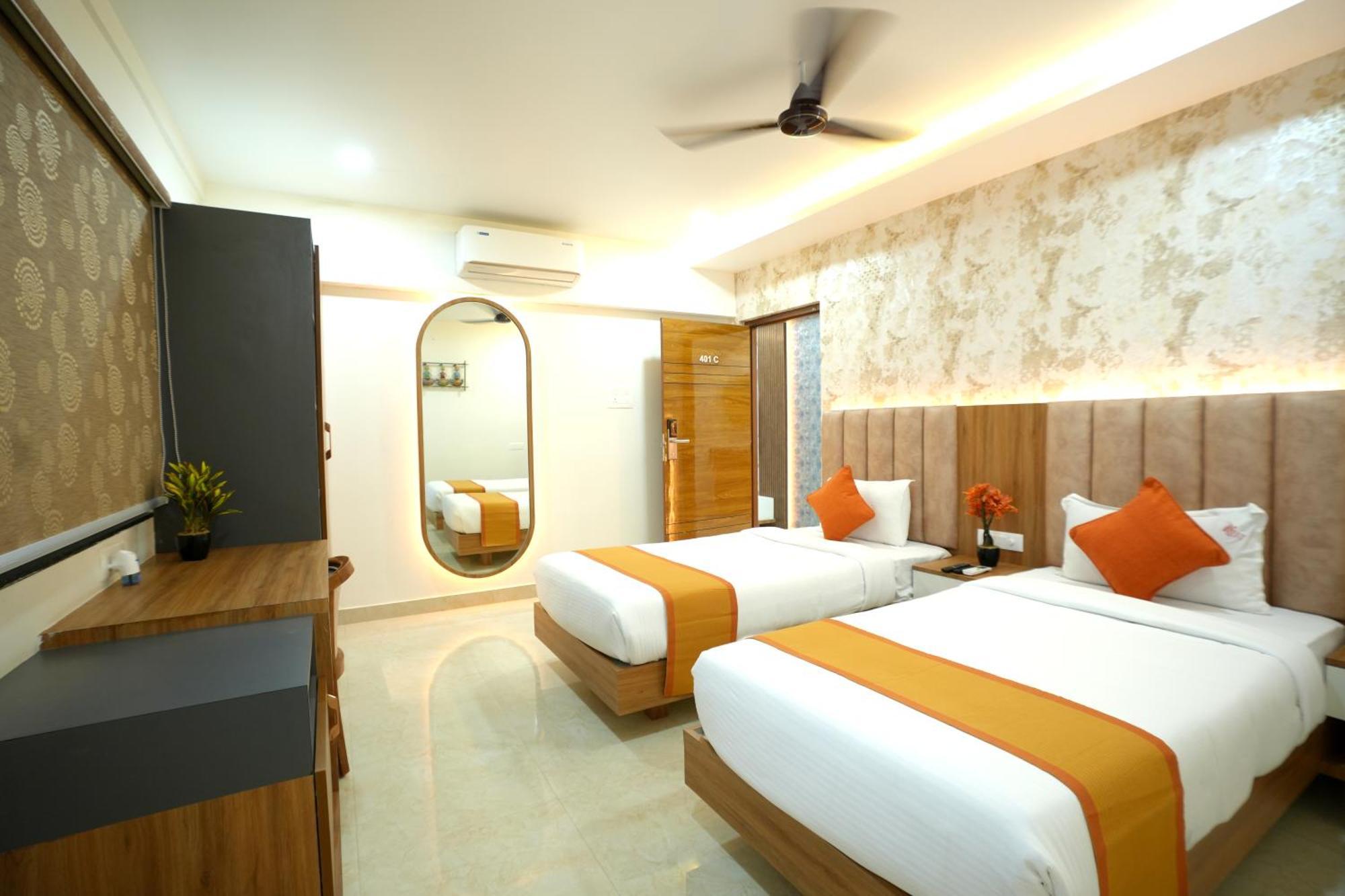 Viola Suites Hyderabad Bagian luar foto