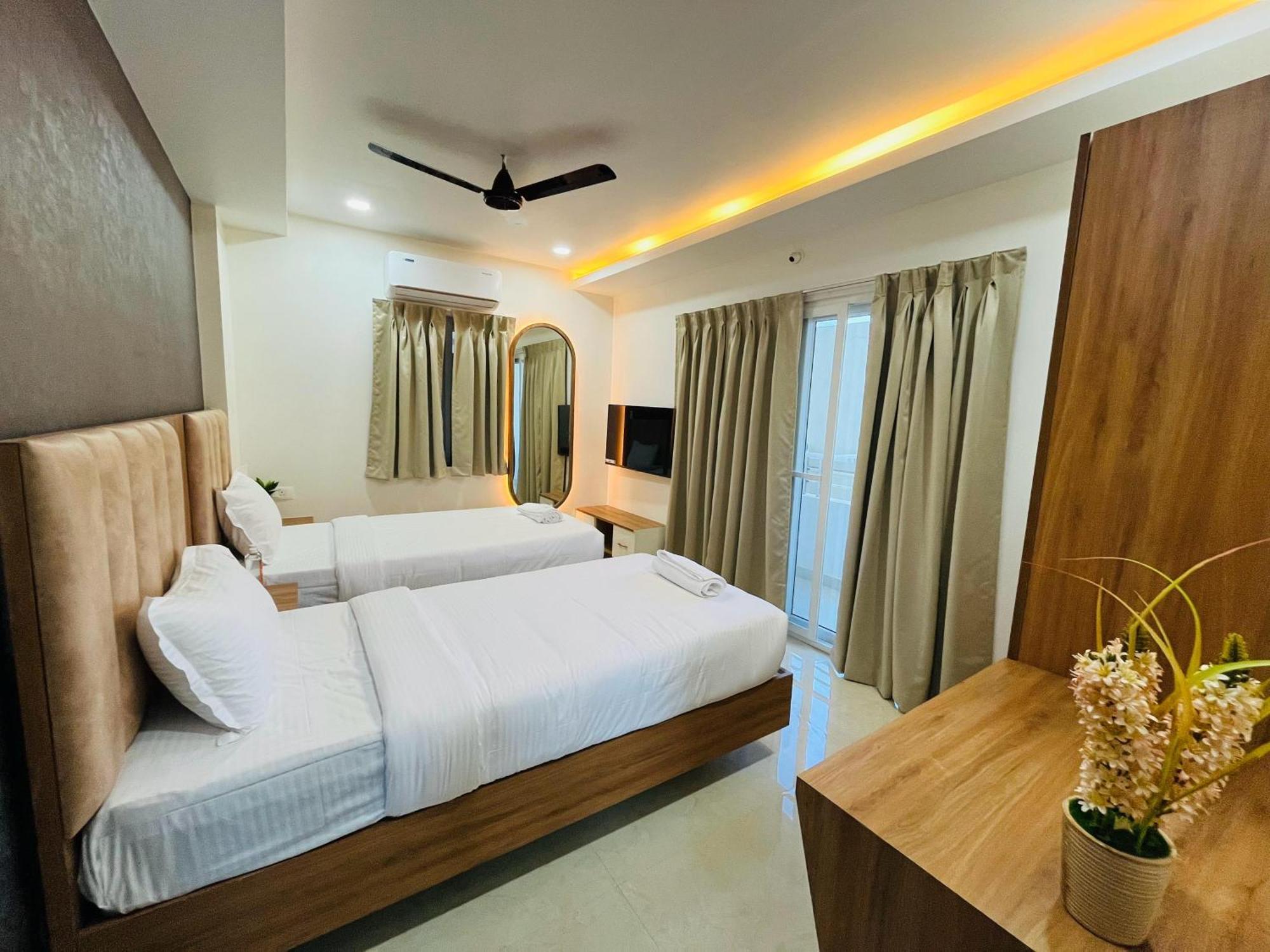 Viola Suites Hyderabad Bagian luar foto